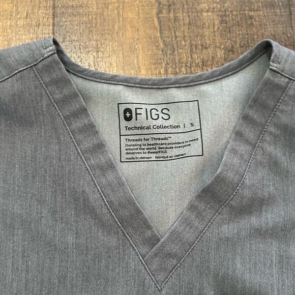 Figs Graphite One Pocket Scrub Top Size Small - Picture 3 of 6